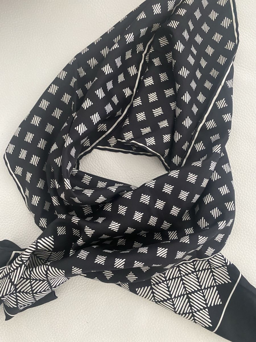 Foulards, Tücher & Schals: Seiden Schal 🌸 – Gebraucht aus Opfikon von Luis144 1
