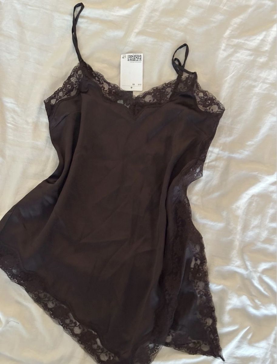 Tops: H&M Satin-Spitze Top – Neu und originalverpackt aus Zürich von pop_wv8q