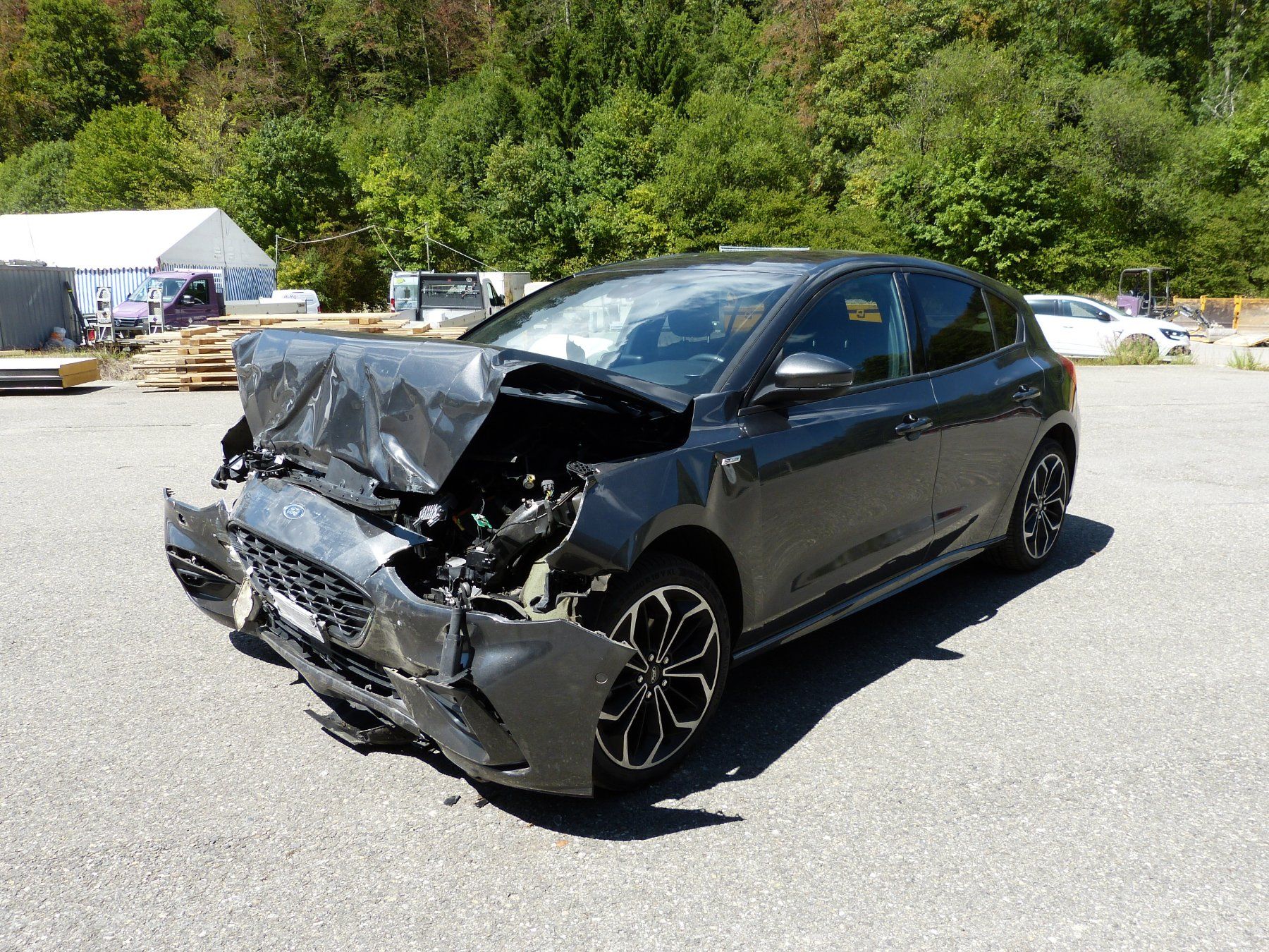 Ford Automobili: Ford Focus 1.5 SCTi Unfallfahrzeug – Difettoso da Vauffelin venduto da DTC-pSi