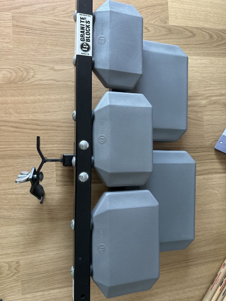 Musikinstrumente: LP Granite Blocks mit Tragegestell und 4 Drumsticks – Neu (gemäss Beschreibung) aus Reinach BL von giu_qwc5 1