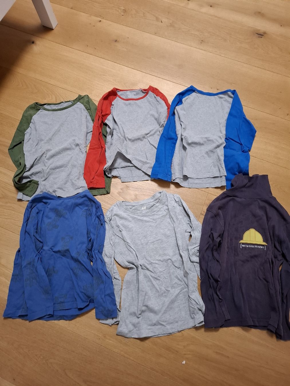 Maglioni & Felpe: Pullover Set 110 – Usato da Busswil BE venduto da Binchenbeetli 2