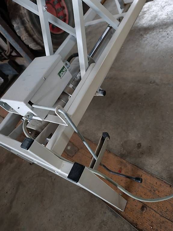 Chaises longues: Massageliege elektrisch  – D'occasion à Schongau par Danielk7 4