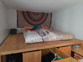 Hochbett mit Schubkasten