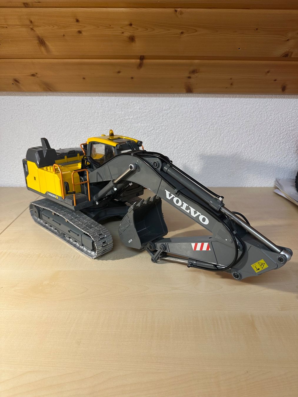 Modellismo RC: Rc Volvo Ec 160 e – Usato da Bischofszell venduto da Variant01 1