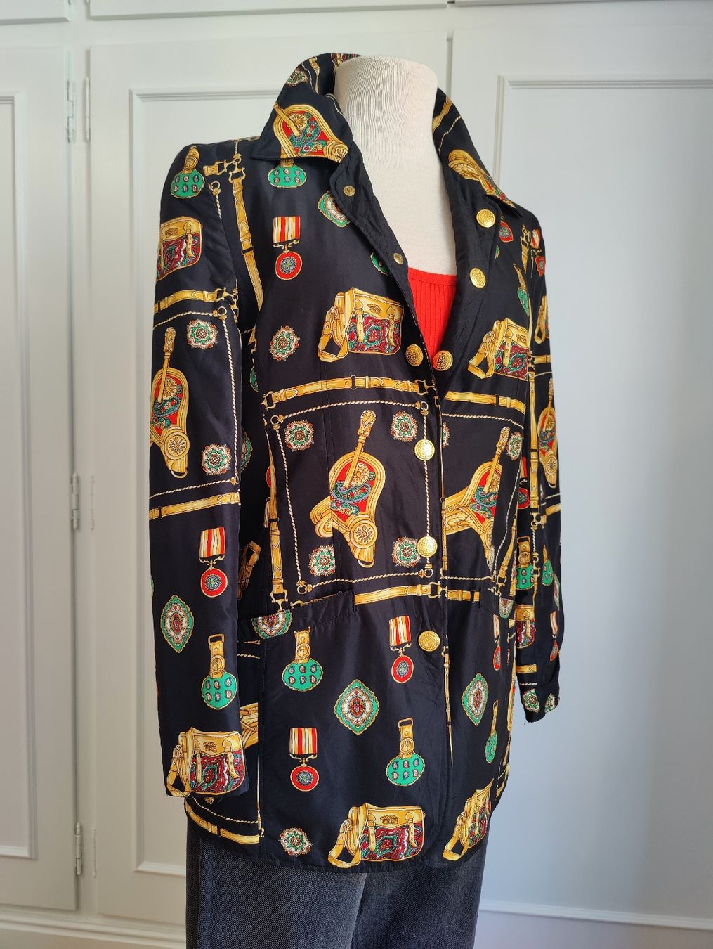 Giacche: Vintage Double-Face Baroque Silk Jacket Blazer – Usato da La Tour-de-Peilz venduto da dAutrefois 3