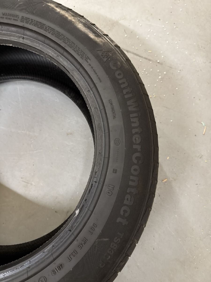 Pneumatici & Ruote complete: Winterreifen continental 235/60 18 – Usato da Engwilen venduto da Marco959 1