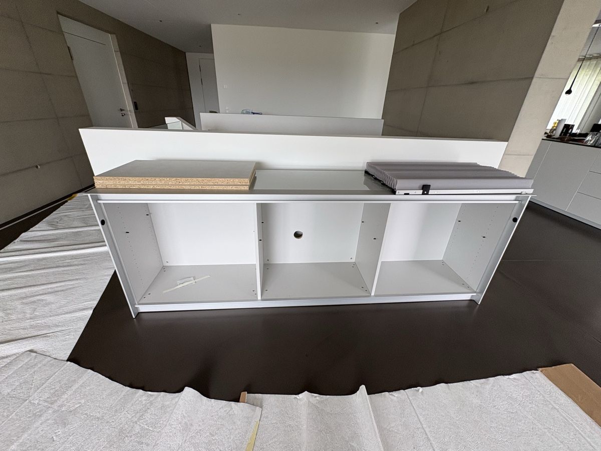 Cassettiere: Faltvorhang Sideboard Benjamin Thut Glasabdeckung - Top Zust – Usato da Männedorf venduto da zhinja 1