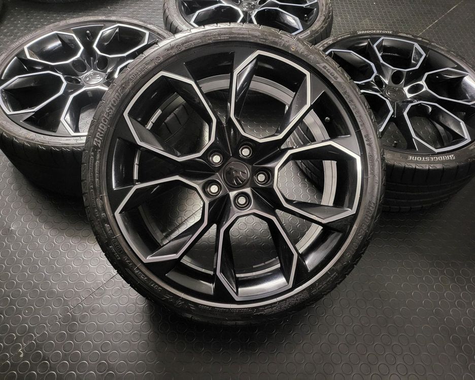 Skoda Octavia III RS 5E summer wheels 19 inch rims Xtreme 5E0601025AH