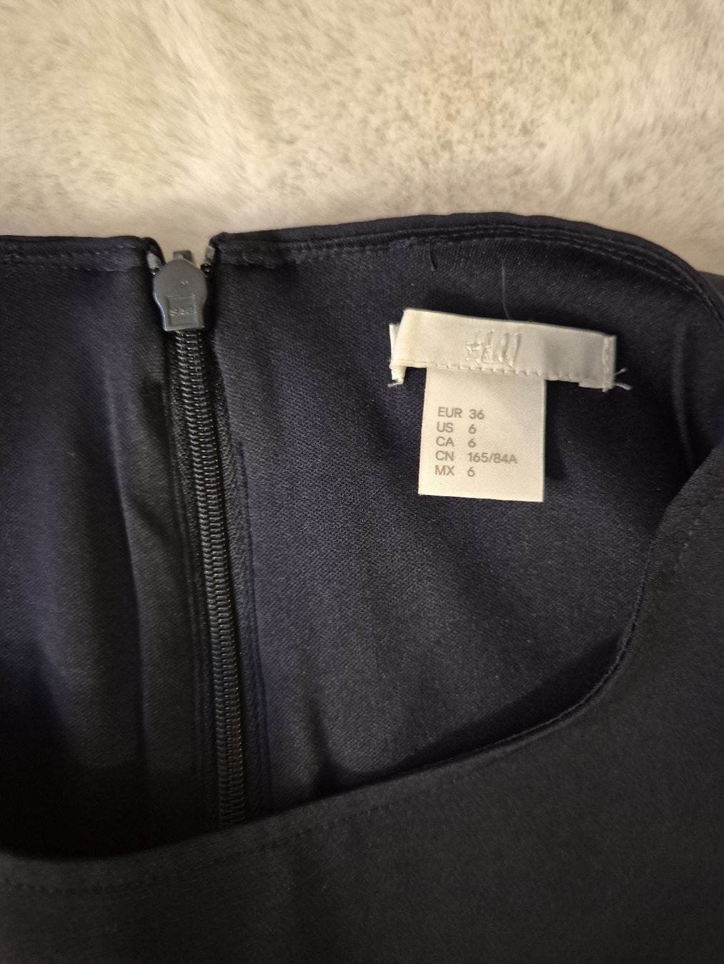 H&M Top: Schickes H&M Top, Grösse 36, dunkelblau – Usato da Romanshorn venduto da Enilec02 1