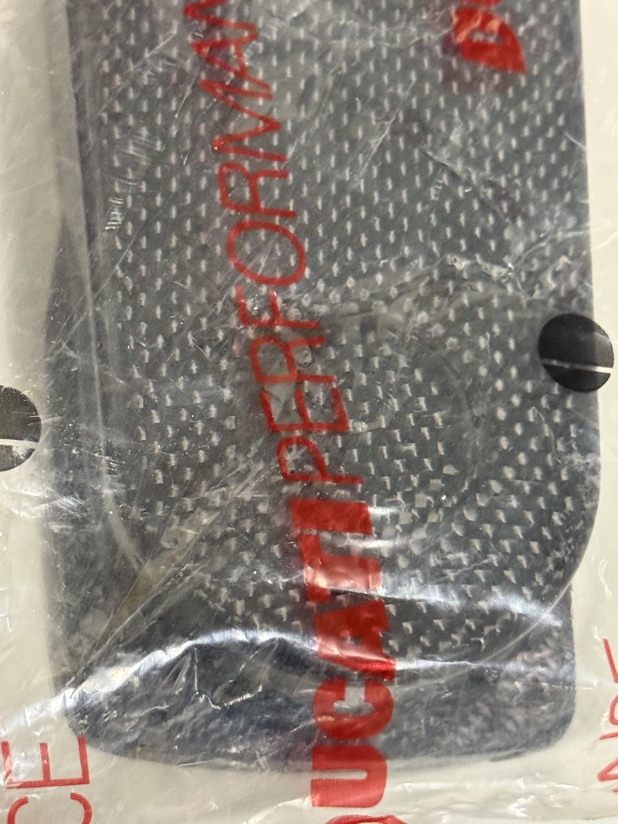 Ducati Alle Motorradersatzteile: Kit de caches courroies carbone Ducati Performance 900ss NOS – Neu und originalverpackt aus Cossonay-Ville von Jeromek 8