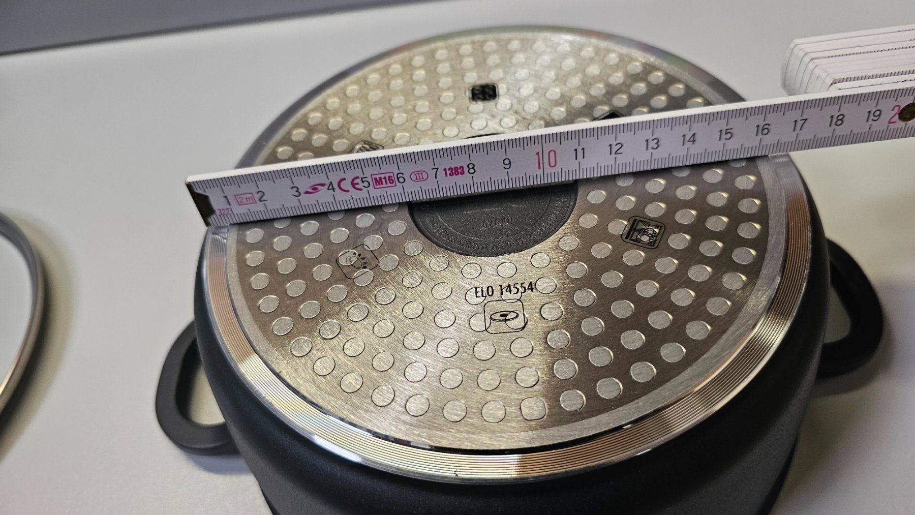 Elo Casseroles: ELO Topf, Schwarz, Induktion, Ø20cm ab Fr. 1.- – Neuf (Voir description) à Koppigen par Bracher_Mail-House 2