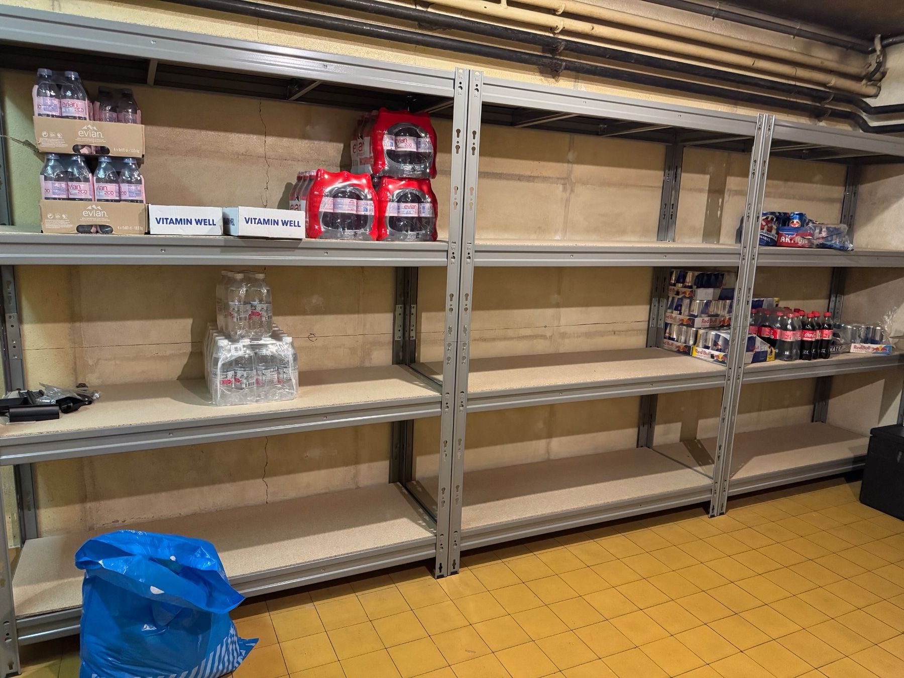Scaffali: Metallregale mit 4 Holzböden – Usato da Bern venduto da shtafin 1