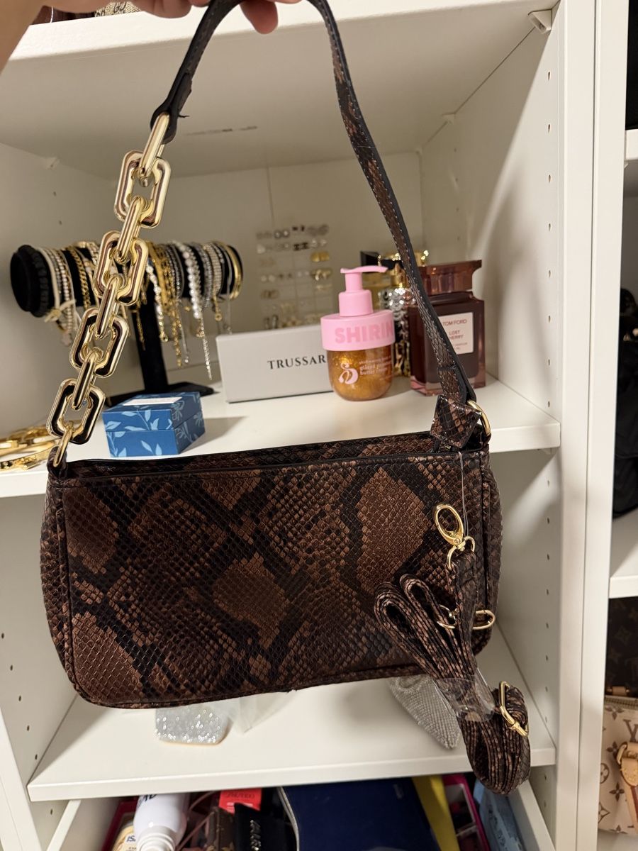 Borse da donna: Tasche  – Nuovo e nell'imballaggio originale da Bütschwil venduto da mel_r2zn