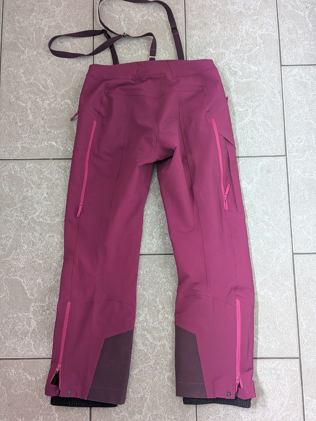 Arcteryx Pantalons: Arc'teryx Damen Soft Shell Hose Grösse 8 – D'occasion à Schöftland par Surface 1