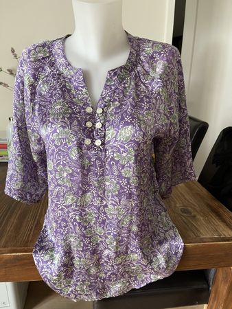 Chemise en  soie 100% Cachet S/M violet neuve