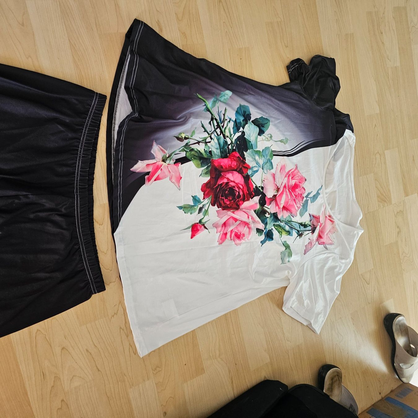 Lotti di vestiti: 2 teiler  hausanzug gr 48bis50, – Nuovo e nell'imballaggio originale da wolfhalden venduto da 46464646 3