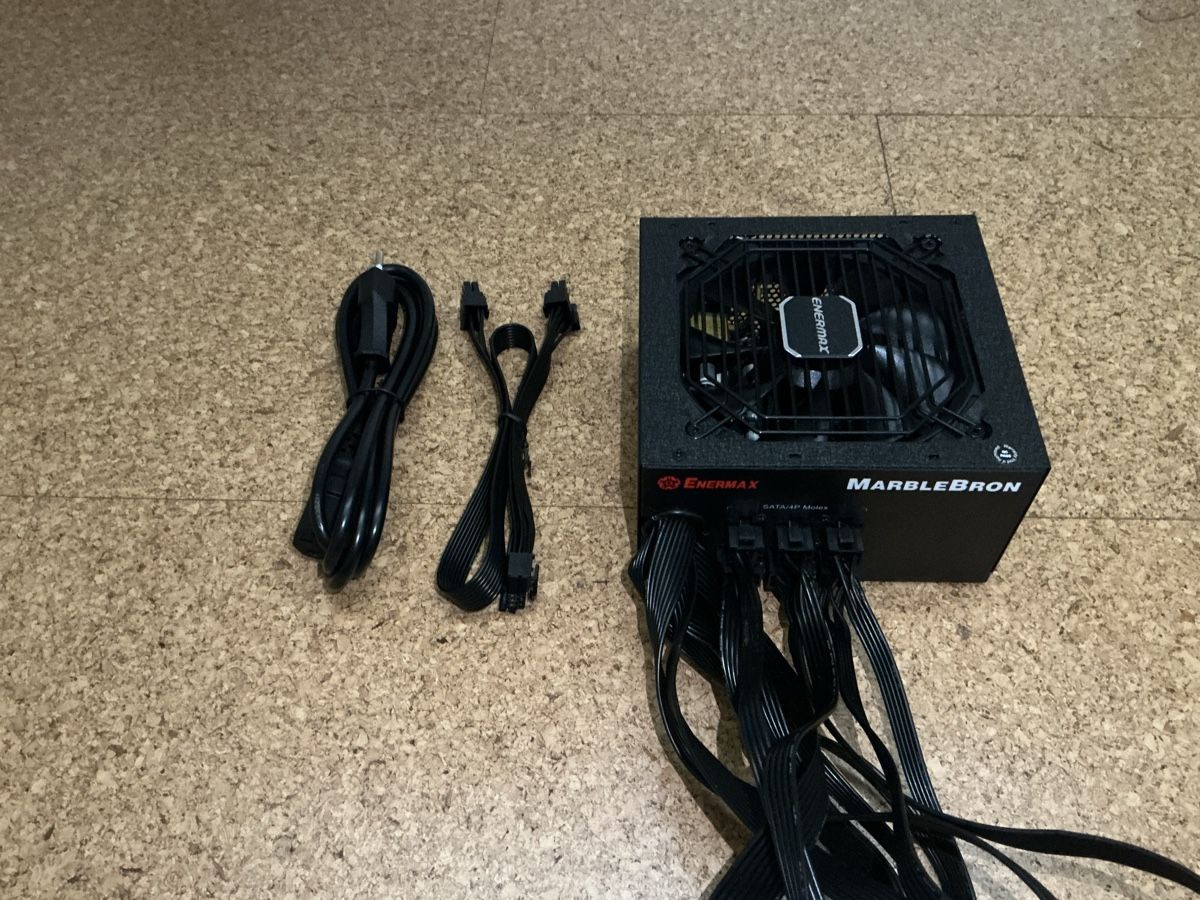 Componenti elettronici: Enermax MARBLEBRON 750W PC Netzteil 80 Plus Bronze – Usato da Arbon venduto da Ramon136 2