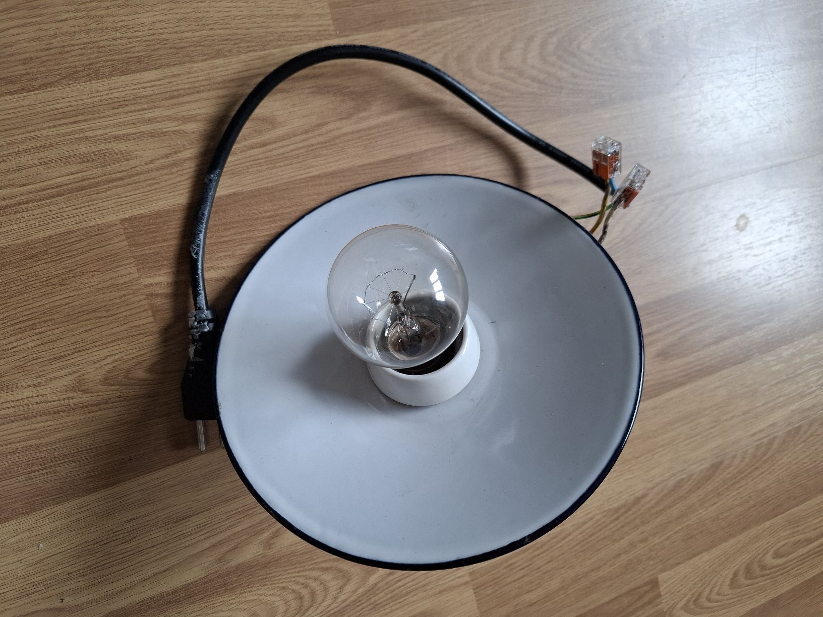 Colori: Vintage Deckenlampe weiss, Emaille Plafonnier – Usato da Aarburg venduto da Rosen_Rot_2 7