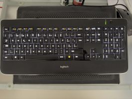 Logitech beleuchtete Tastatur mit Maus BUNDLE