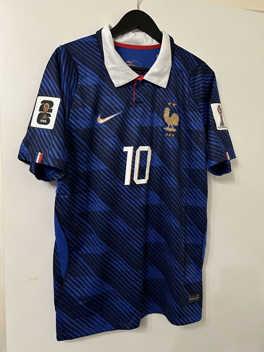 Nike Maillots de corps & Pantalons: WM26 Frankreich #10 Mbappe Jersey – Neuf avec emballage d'origine à Effretikon par PrimeTimeB