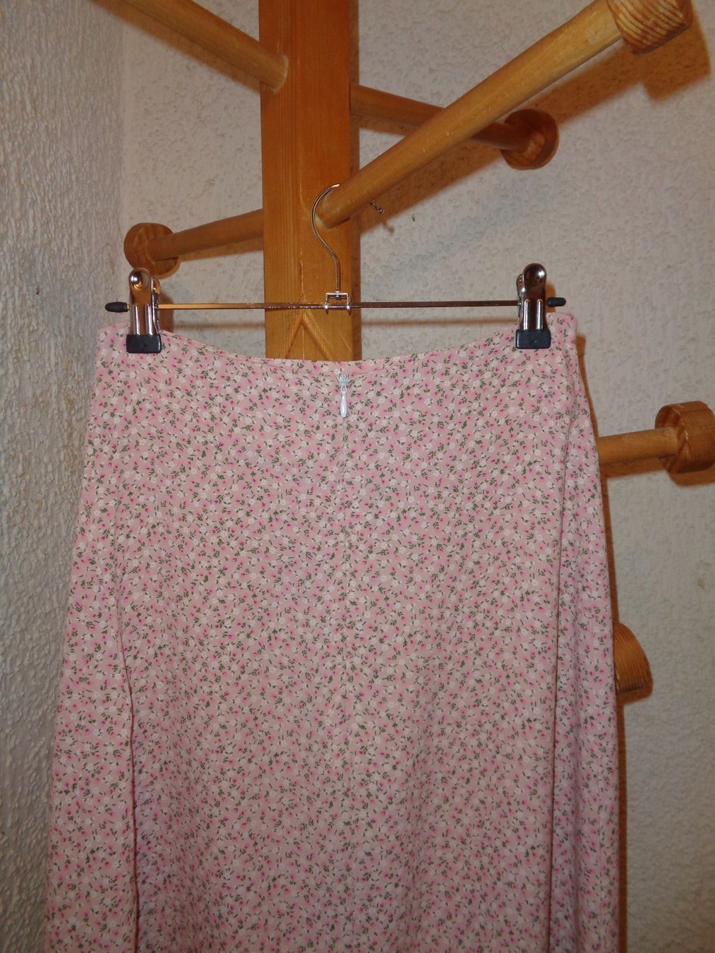 Brandy Melville Röcke: Jupe rose, Brandy Melville – Gebraucht aus La Chaux-de-Fonds von Shana_aaa 3