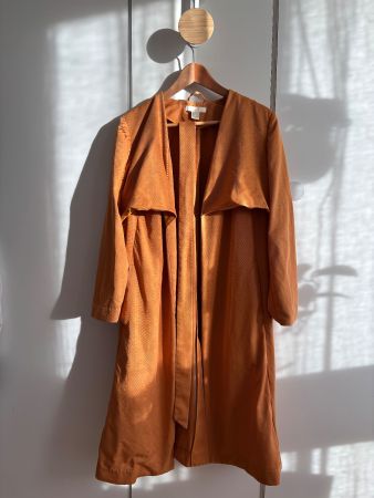 Viskose-Trenchcoat mit Gürtel