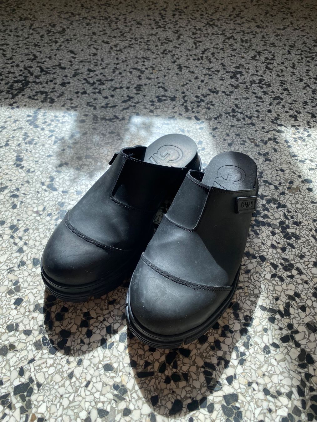 Ganni Damenschuhe: Ganni City Rubber Mules Clogs schwarz – Gebraucht aus Zürich von yokoko 8