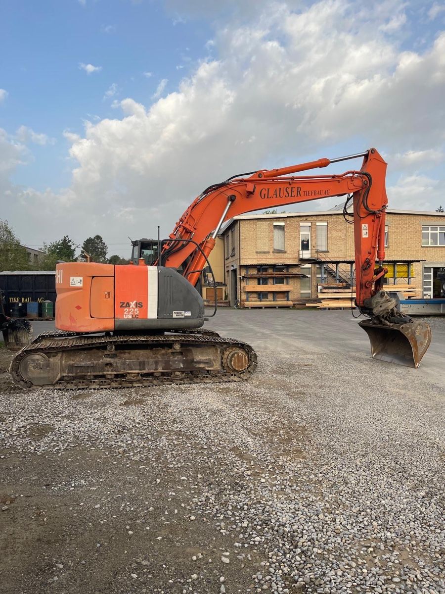 Hitachi Escavatori: Hitachi 225 zaxis – Difettoso da Buttwil venduto da sae_66w8 2