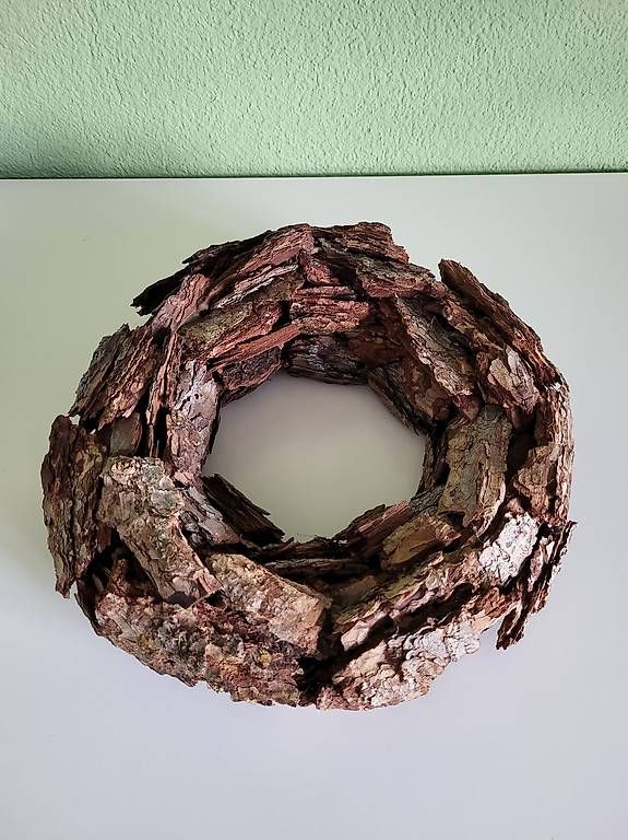 Tutte le decorazioni: schöner Kranz aus Baumrinde – Usato da Lohn SH venduto da Svalmi