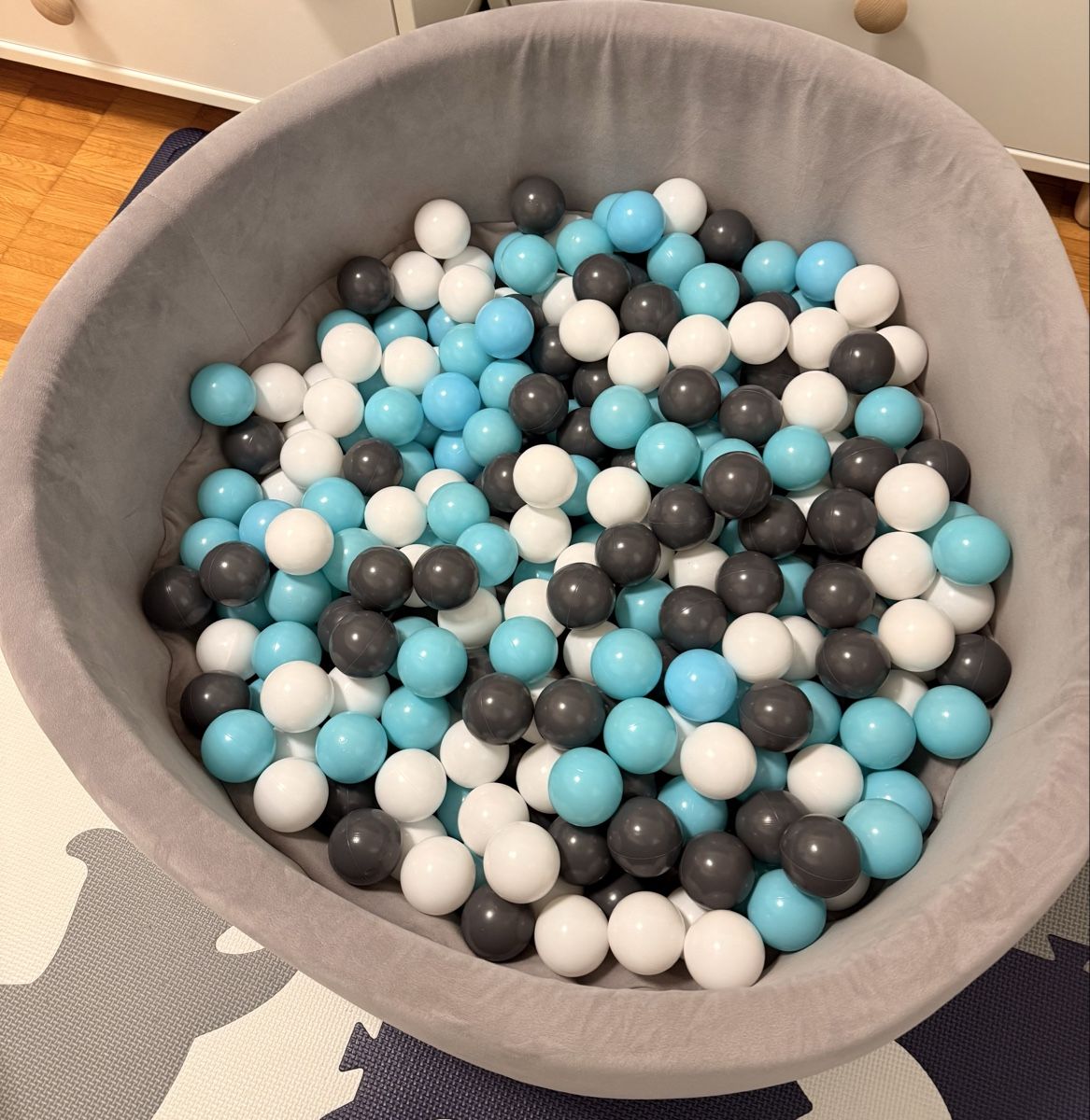 Giocattoli: Bällebad soft - Grey mit 300 Bällen - grau/hellblau – Usato da Rümlang venduto da Monia882 1