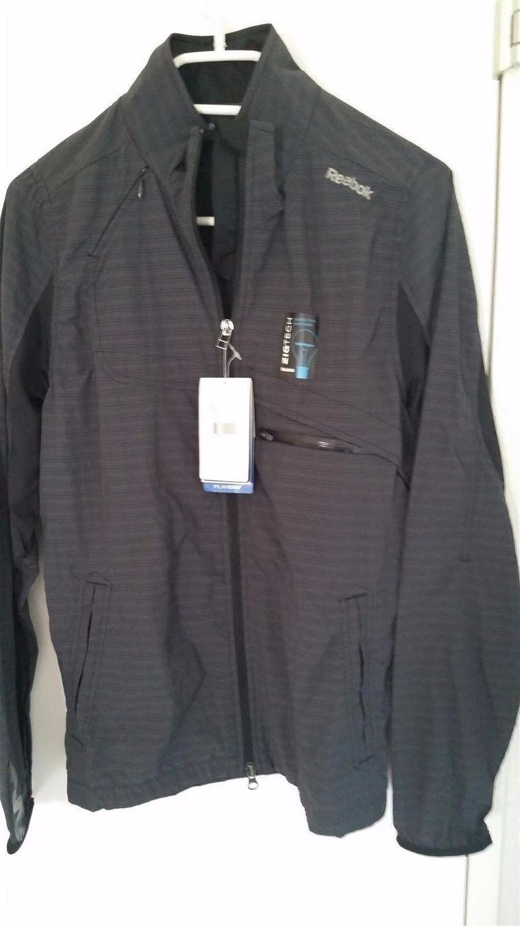 Reebok Giacche: Reebok Damen Jacke Windbreaker – Nuovo e nell'imballaggio originale da Winterberg ZH venduto da Gemini63 1