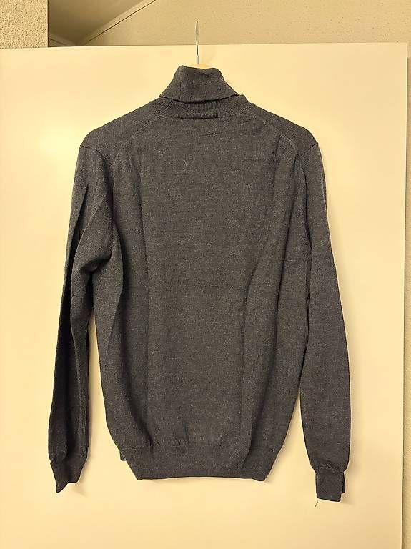 Maglioni & Felpe: J.Crew Rollkragenpullover Merinowolle (100%) ? Grau ? M – Usato da Zürich venduto da ncm3010 1