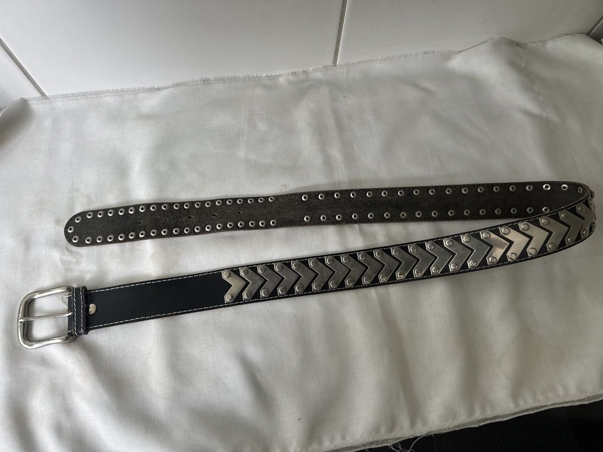 Cinture: Schwarzer Nietengürtel, cooles Design - ein Must-have! – Usato da Zürich venduto da Chaeffeler 1