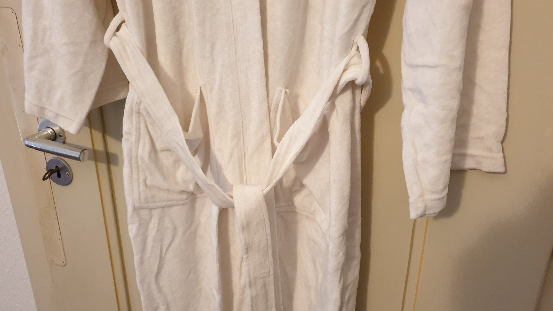 Accappatoi: Bade/Morgenmantel Weiss, 87% Baumwolle-Viscose-Polyester – Nuovo (secondo la descrizione) da Biel/Bienne venduto da bormida63 2