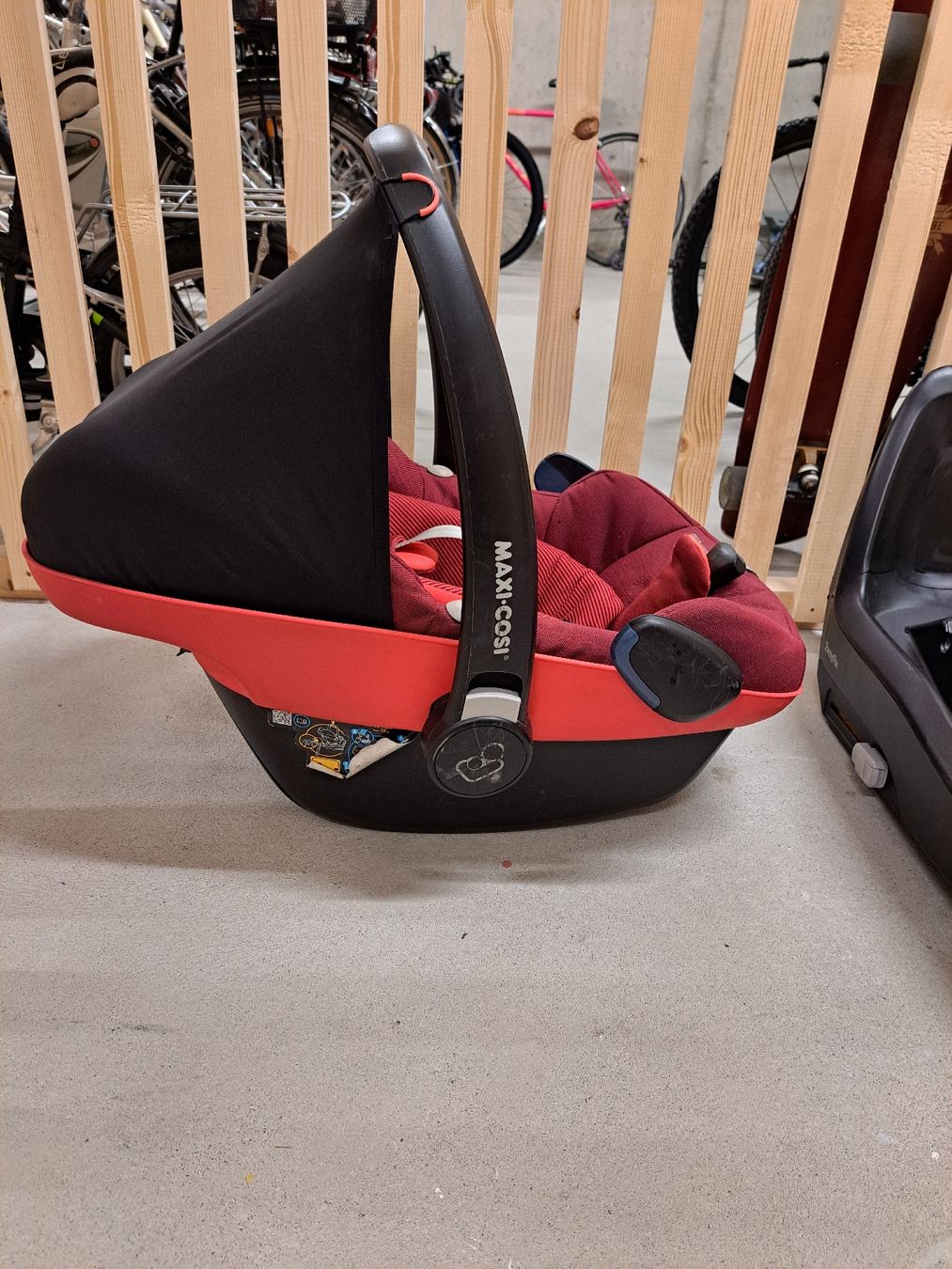 Maxi-Cosi Seggiolini per auto: Maxi-Cosi inkl. Isofix-Station – Usato da Bülach venduto da Koch34 2