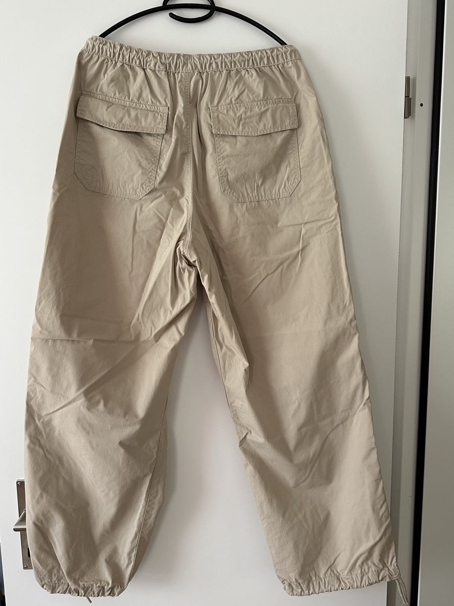 H&M Pantalons: H&M Stoffhose beige, Gr. M – D'occasion à Ermatingen par nic_x2tf 2