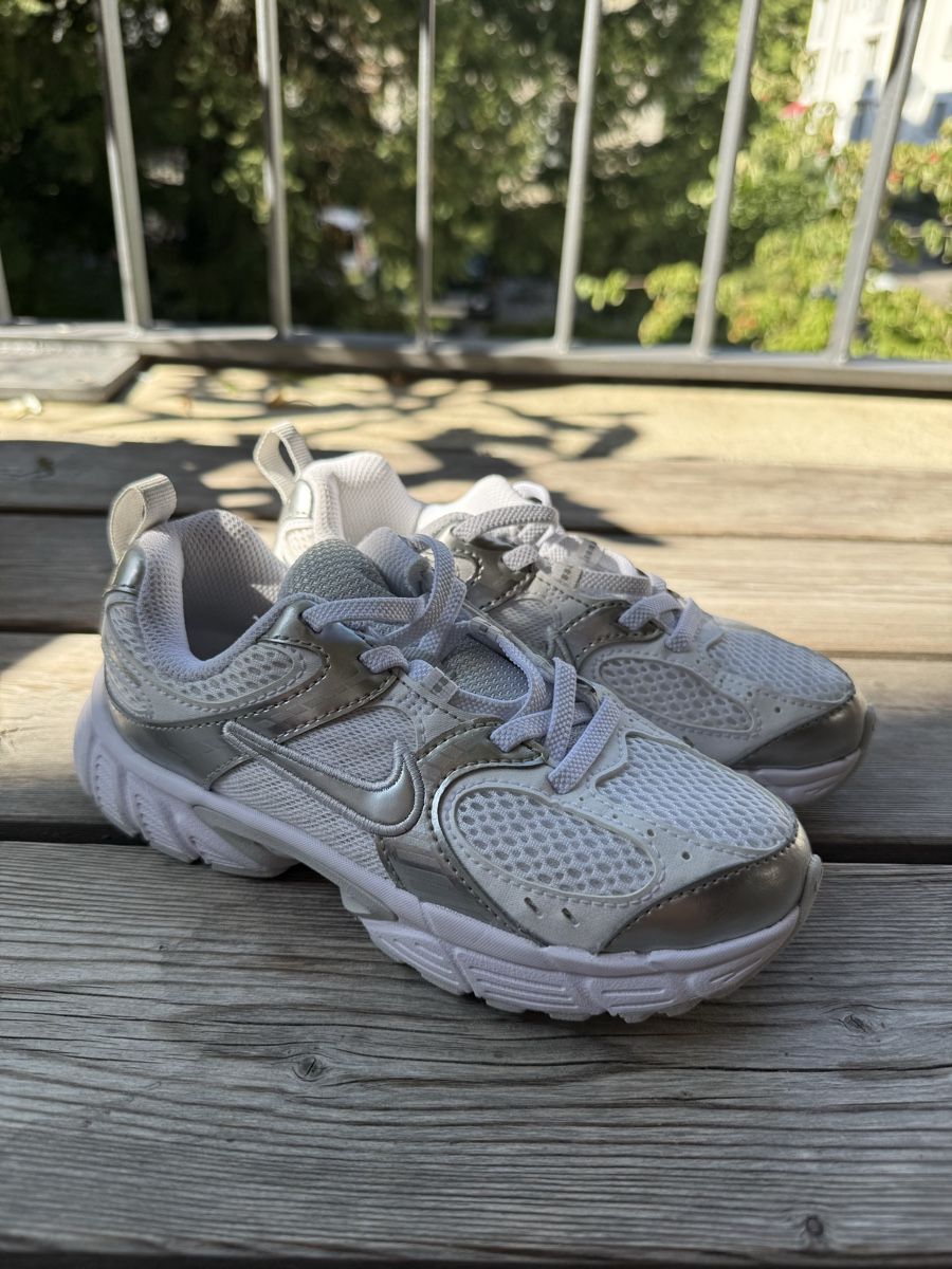 Scarpe per ragazzi: Nike Kinder sport sneaker – Usato da Zürich venduto da MarcusSA