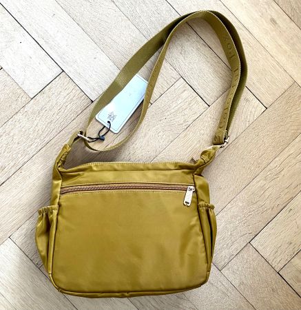 Neue, schöne, praktische Damenhandtasche, diverse Fächern.