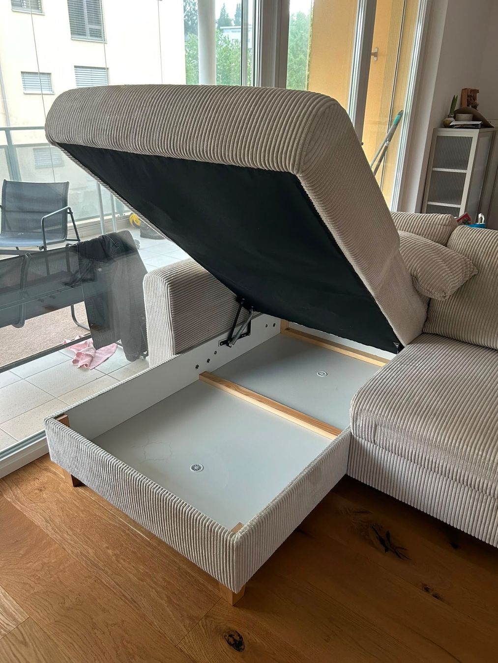 Divani: Sofa hellbeige Cordsamt gebraucht – Usato da Oensingen venduto da azndr3am3r 4