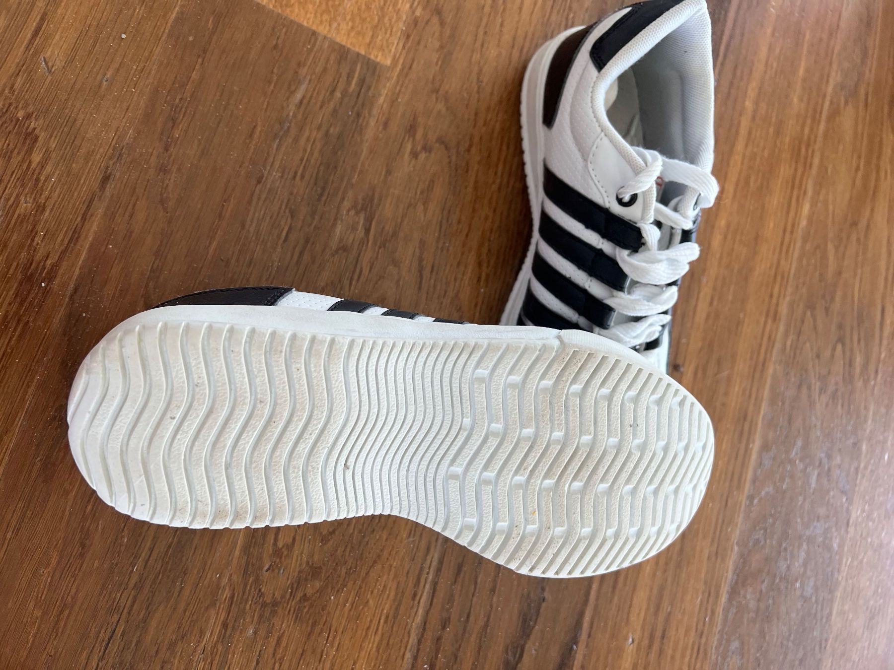 Schuhe für Jungen: Turnschuh – Gebraucht aus Heitenried von Tannenbaum25 2