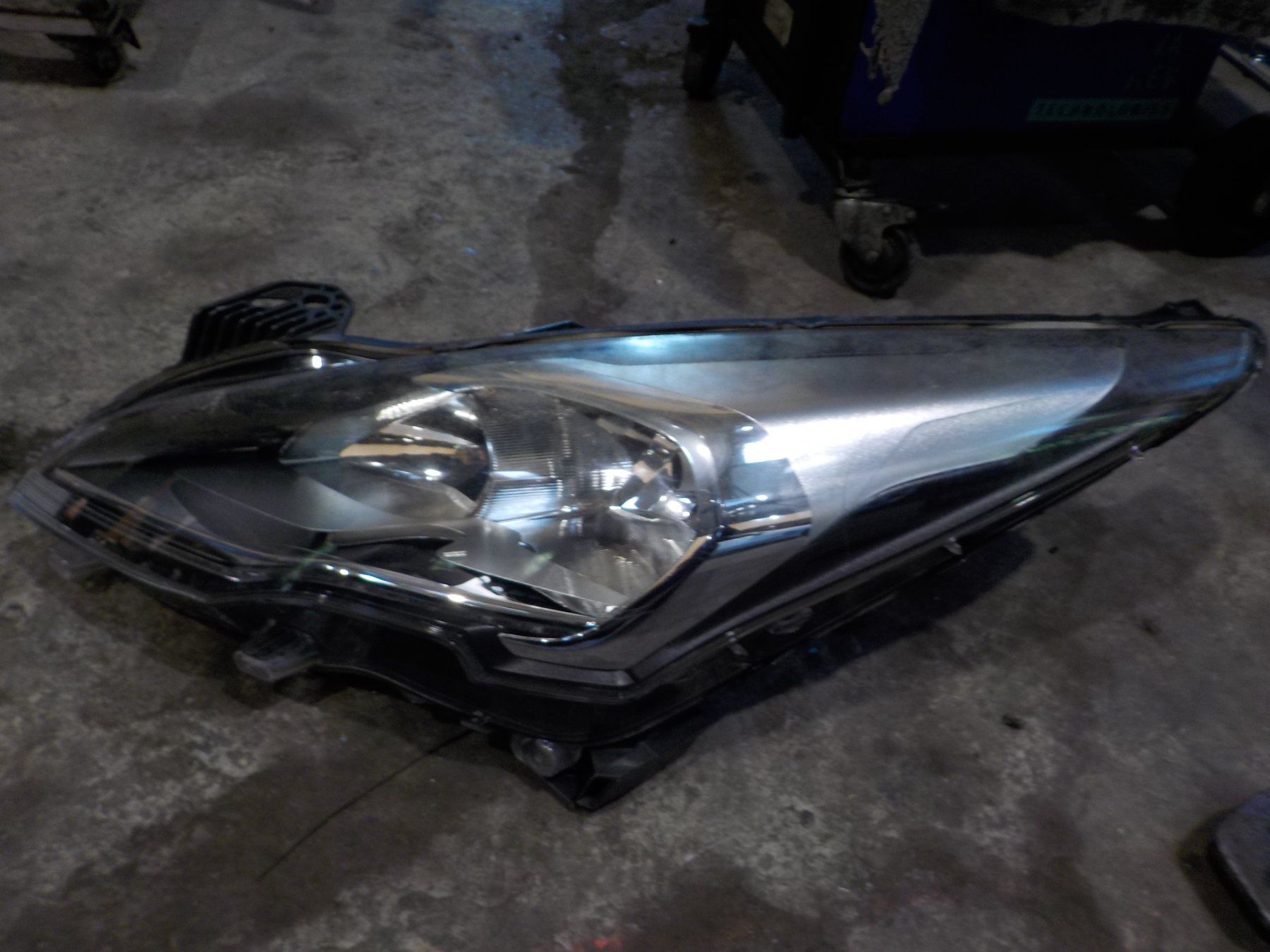 Peugeot Fari: Scheinwerfer Peugeot 5008/3008 – Usato da Saland venduto da pepesa08