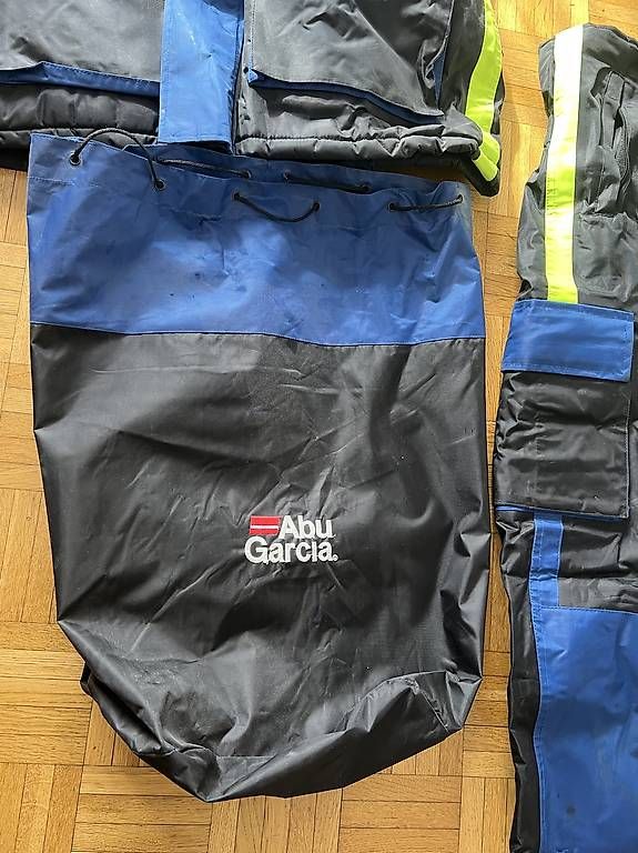 Completi: Abu Garcia Floatation Suit, Grösse M – Usato da Kloten venduto da Cer0 2