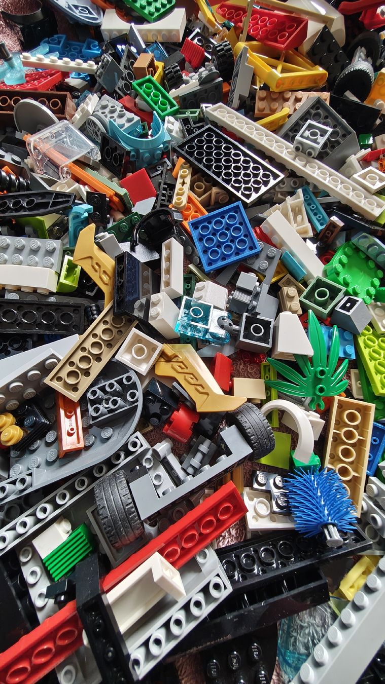 Lego Giocattoli: Lego Mix ca 1,8 Kilo – Usato da Effretikon venduto da Superkarin7 5