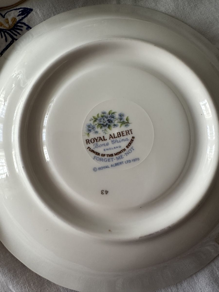 Royal Albert Set di piatti: Frühstücks Set dreiteilig – Usato da Zürich venduto da Klimbim77 2