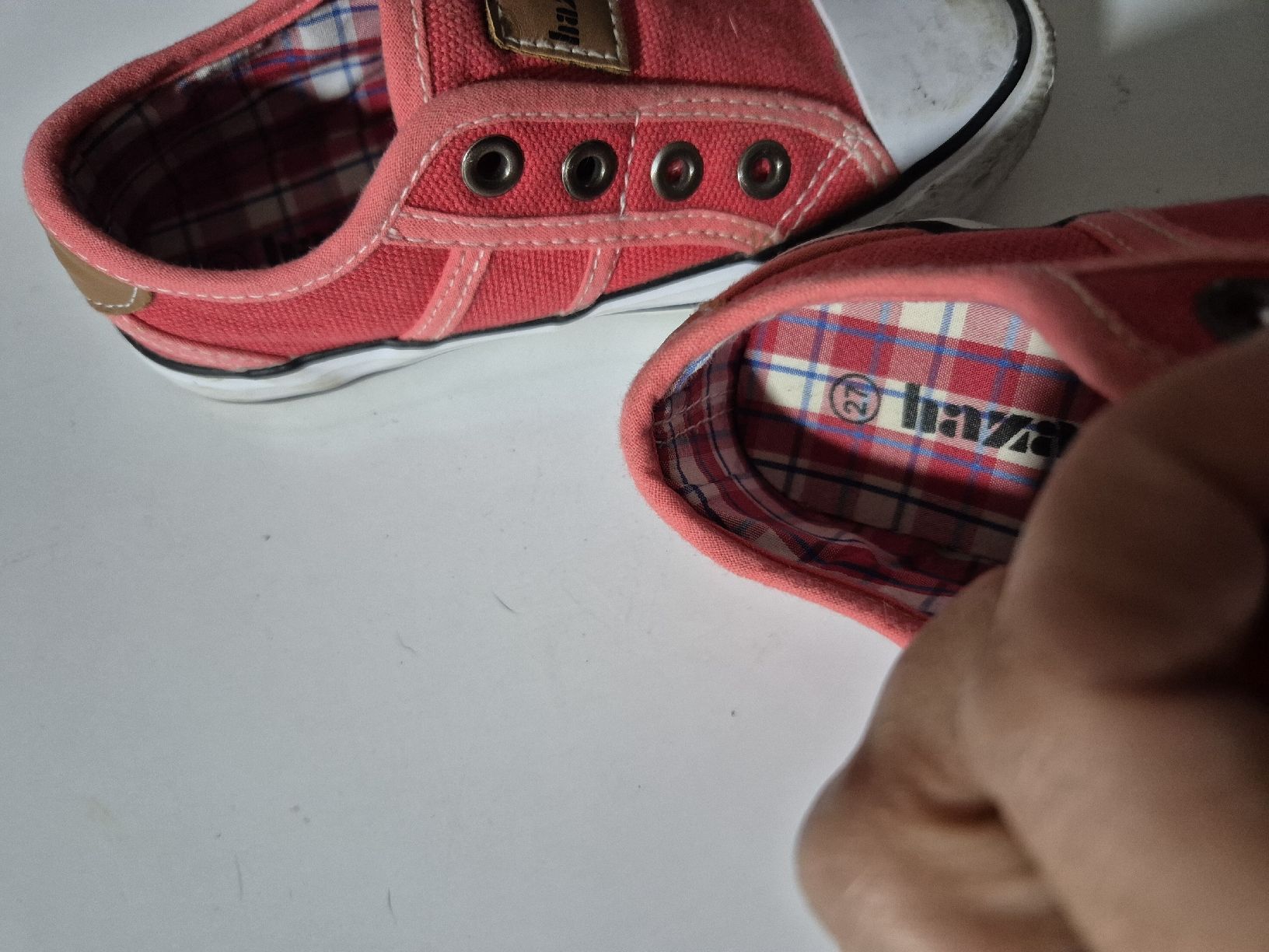 Scarpe per ragazzi: Sneaker Kinder 27 rot Hazard – Usato da Wynigen venduto da La_Talpa 1