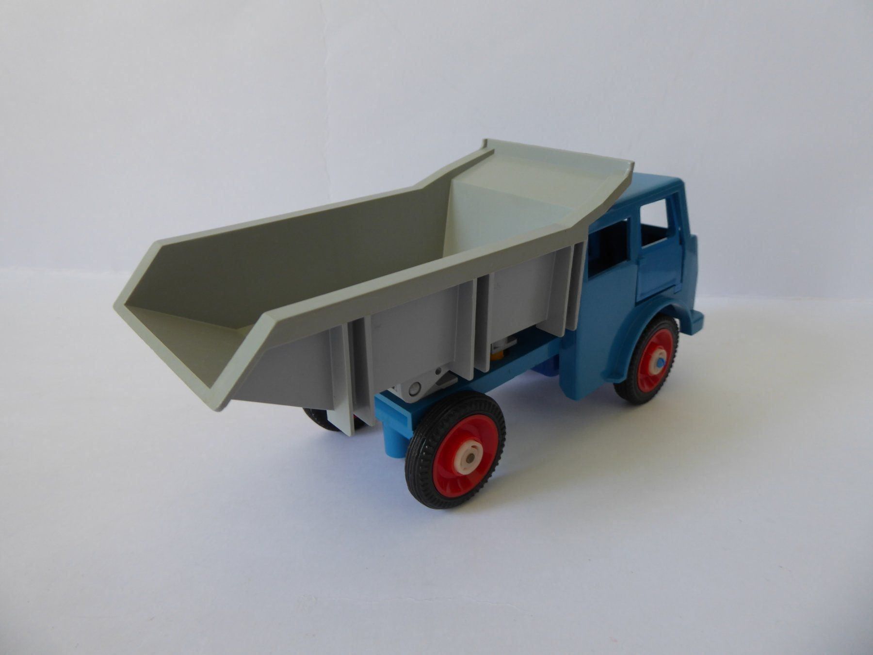 Giocattoli: Cooler LKW von Plasticant, 20cm – Usato da Turbenthal venduto da Panau 6