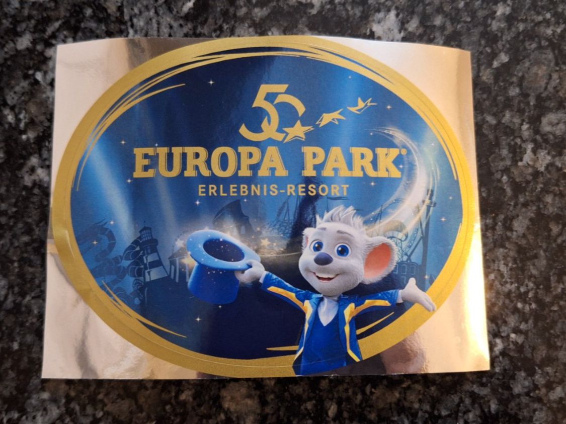 Europa Park Sticker: Autosticker 50 Jahre Europapark – Nuovo (secondo la descrizione) da Lützelflüh-Goldb venduto da bli_f2v9
