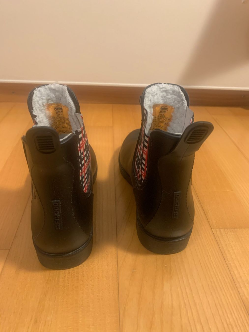 Scarpe da donna: Wasserfeste Stiefeletten – Usato da Zürich venduto da lazzariv 1