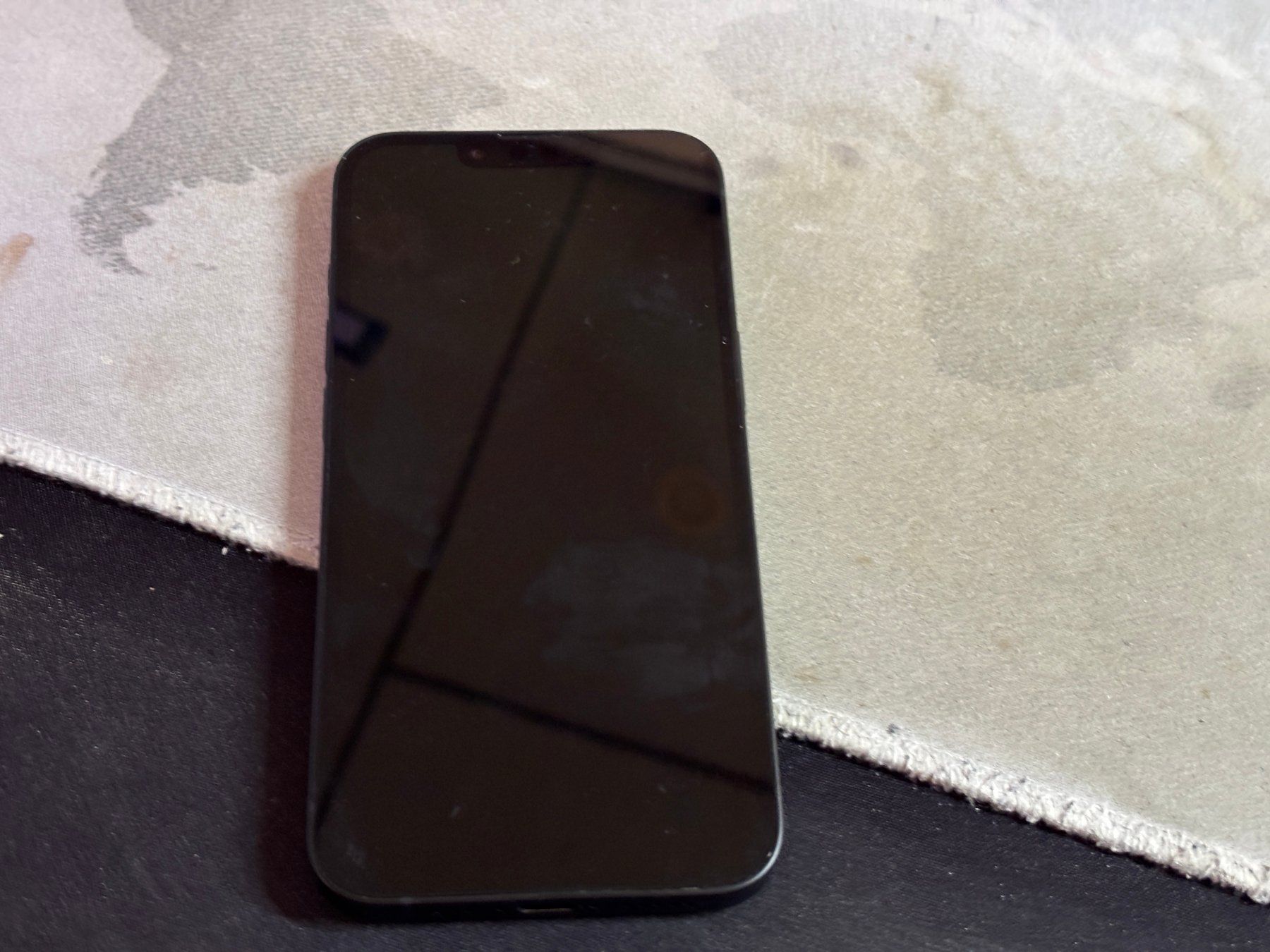 Apple Portables: Iphone 16E 128Gb – D'occasion à Au SG par bah_6f5w