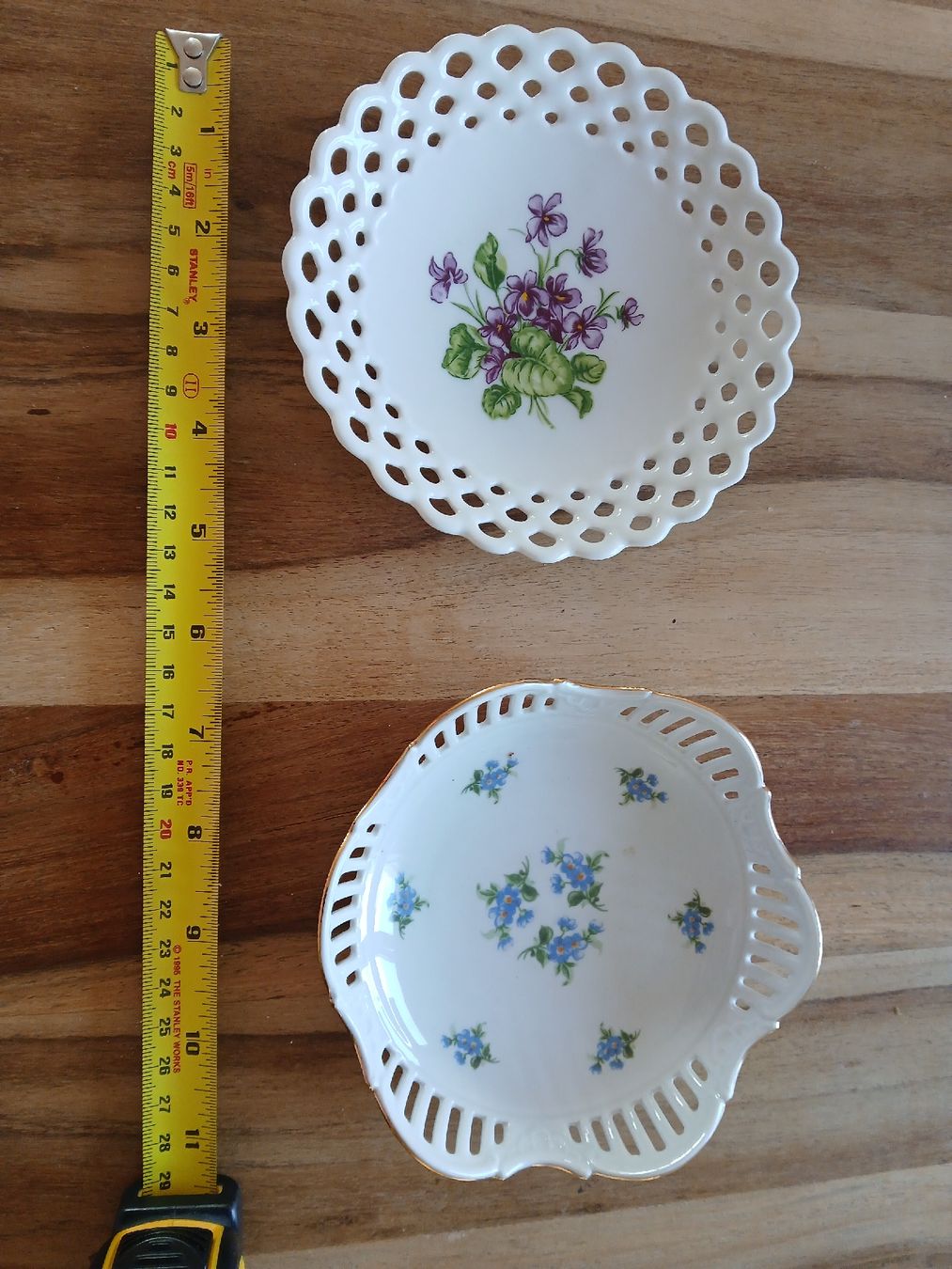 Tutte le decorazioni: 2 small decorative plates porcelain floral pattern – Usato da Dübendorf venduto da LoRi-2026 1
